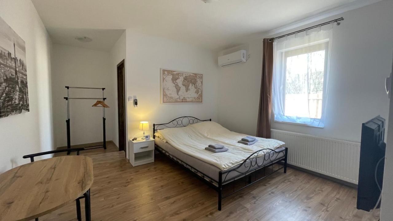City Apartman Балатонфельвар Екстер'єр фото